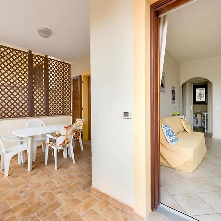 Appartement Familiar Swimming Pool And Open, Private Space