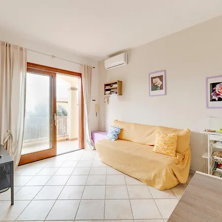 Familiar Swimming Pool And Open, Private Space