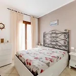 Familiar Swimming Pool And Open, Private Space Apartament