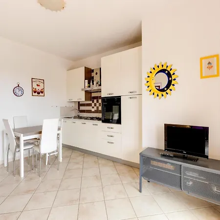 Familiar Swimming Pool And Open, Private Space