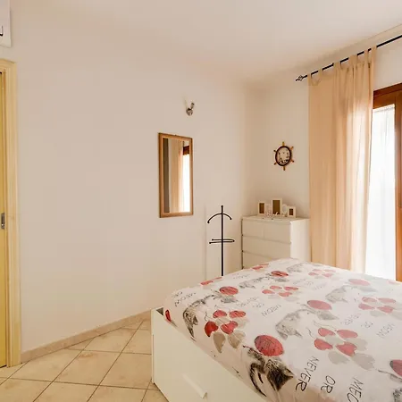 Familiar Swimming Pool And Open, Private Space Apartment *