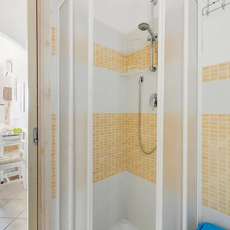 Apartment Familiar Swimming Pool And Open, Private Space